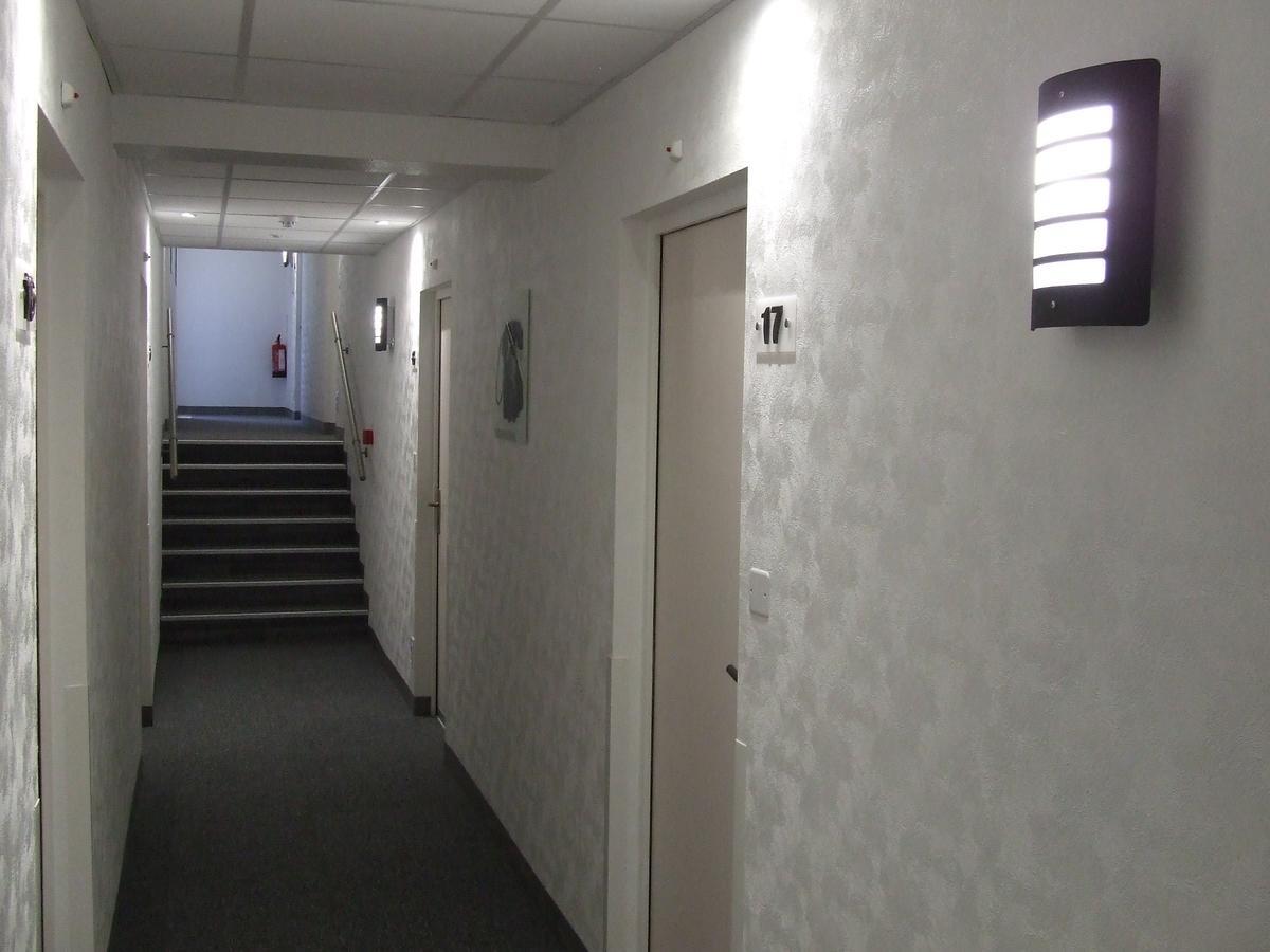 Le Sarac Hotel Clermont-lʼHérault エクステリア 写真